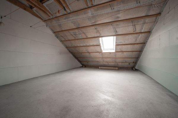 DG Abstellraum geleert