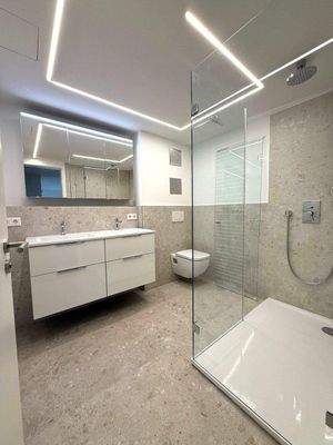 saniertes Badezimmer.jpg