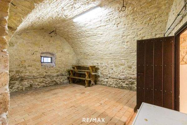 21 KG Gewölbekeller