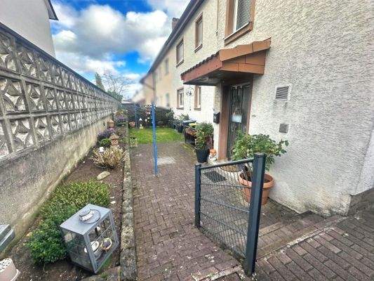 Hauseingang Wohnung EG