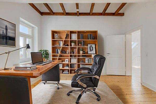 Raum 2 DG mit Möblierungsbeispiel