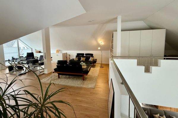 Dachgeschoss - Offenes Büro