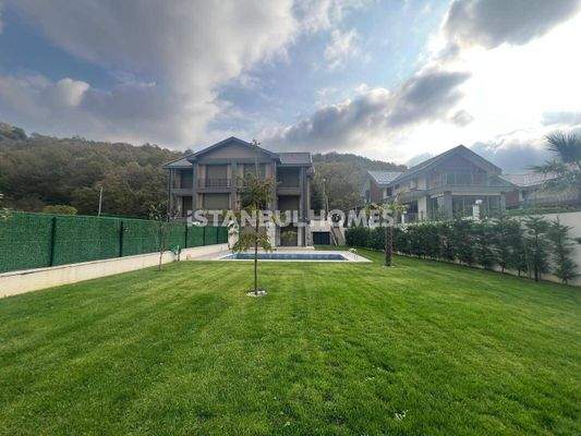 Detached Villa with Pool in a Calm Area in Sile Istanbul