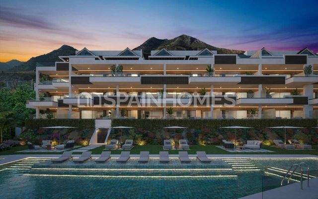 Elegant Apartments with Extensive Amenities in Benalmádena