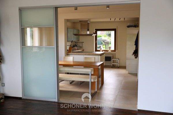 EG | Blick vom Wohnzimmer zur Küche