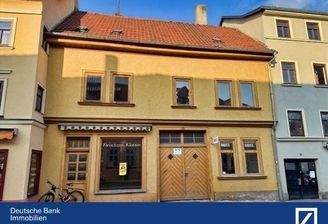 Straßenseite altes Haus