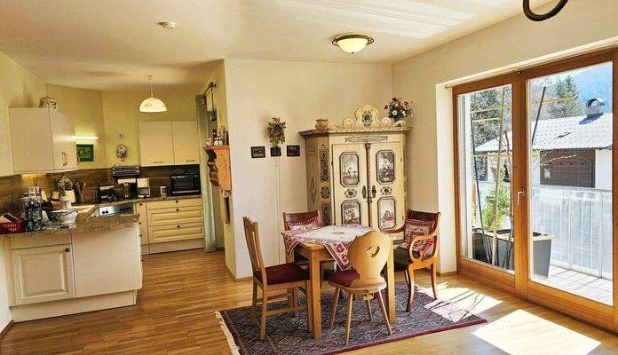 Wohnküche mit Blick zum Skigebiet Wilder Kaiser- Brixental