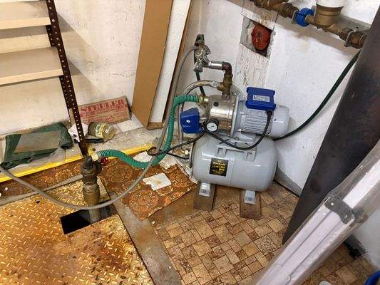 Keller - Brunnenpumpe