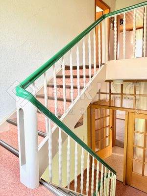 Treppenhaus ins Dachgeschoss