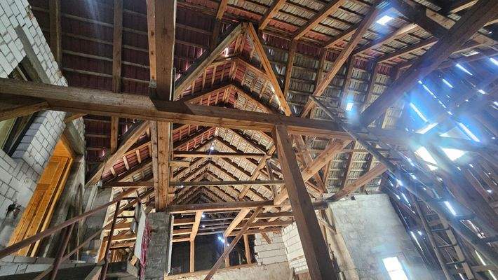Dachstuhl Scheune.jpg