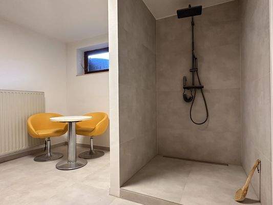Dusche im Saunaraum