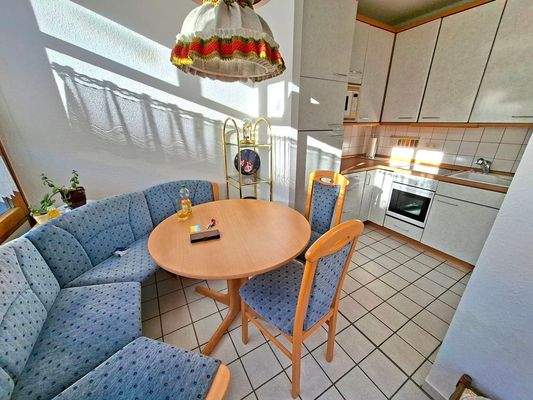 RuhWafeStr Küche und Esszimmer.jpg