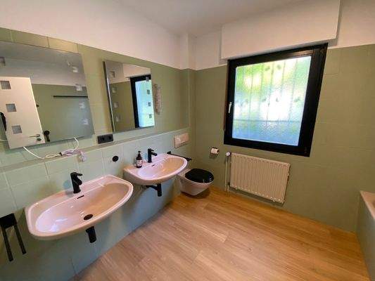 Badezimmer im Erdgeschoss