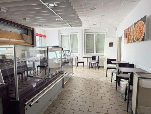 Von dem Rolltor in Richtung Wittenburger Straße sehend