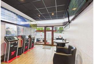 CAM03828G0-PR0079-STILL040