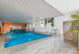 Souterrain Pool 