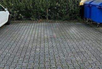 Parkplatz im Innenhof 