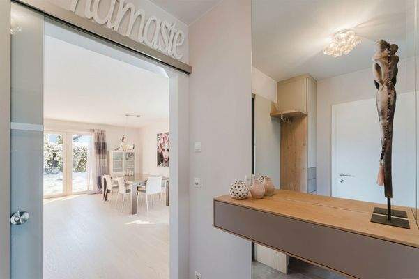 Modern und hell präsentiert sich das Einfamilienhaus