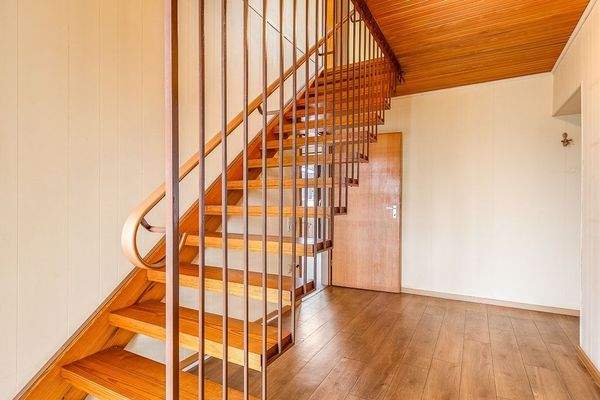 Eingangsbereich mit Treppenaufgang