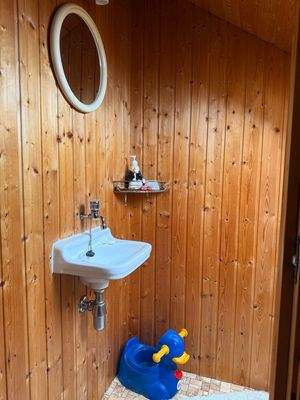 Toilette Gäste-Bereich