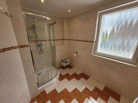 EG Badezimmer mit Fenster