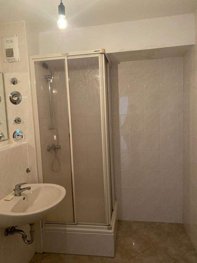Sehr schön gelegene 1,5 Zimmer Wohnung mit großem Balkon und Einbauküche Zwickau zu vermieten - Photo 5