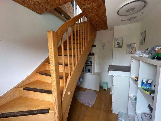 Treppe vom 1. zum 2. OG