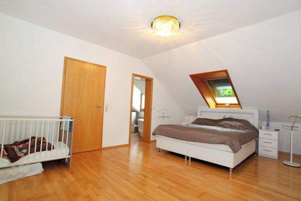 Schlafzimmer DG Hauptwohnung