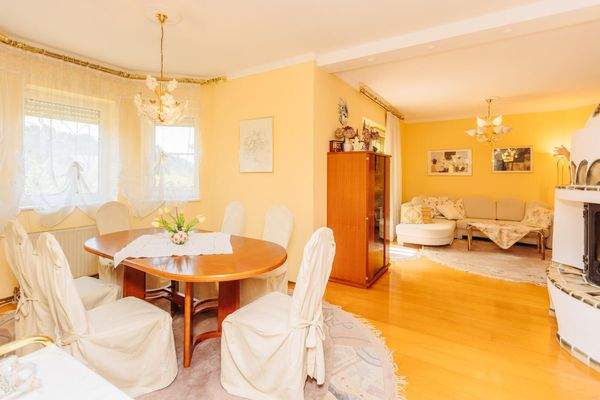 Esszimmer/Wohnzimmer - EG