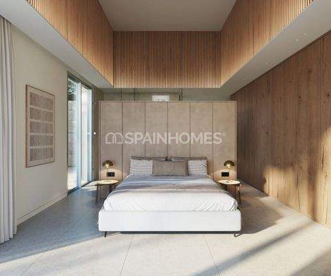 Elegant Southwest-Facing House in Exclusive Las Colinas Golf