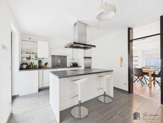 Küche mit Zugang zur Esszimmer