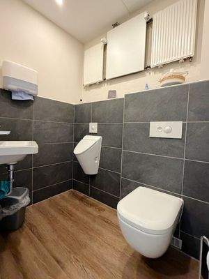 EG Gewerbeeinheit 2 WC