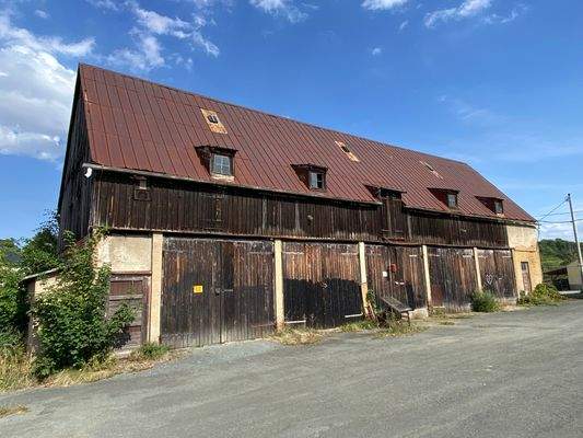 Halle mit Blechdach (2).JPG