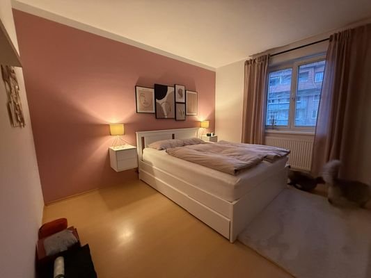 Schlafzimmer 1