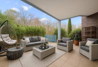 Visualisierte Terrasse in einmaliger Lage – mit direktem, privatem Zugang in den angrenzenden Park