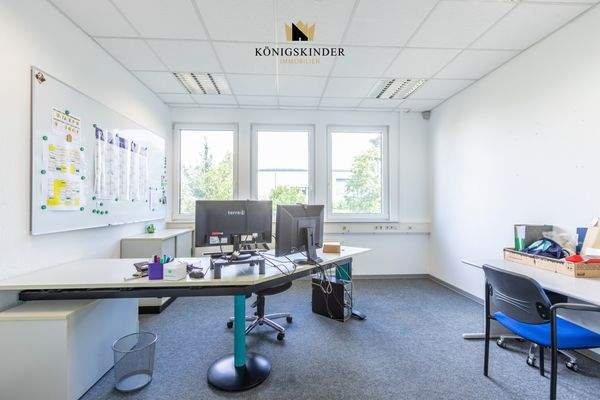 Büro EG