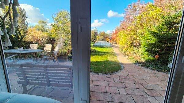 Wohnen Ausgang Terrasse.jpg