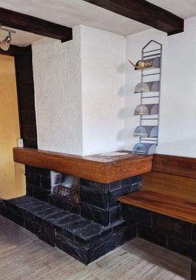 gemauerter Kamin im Keller
