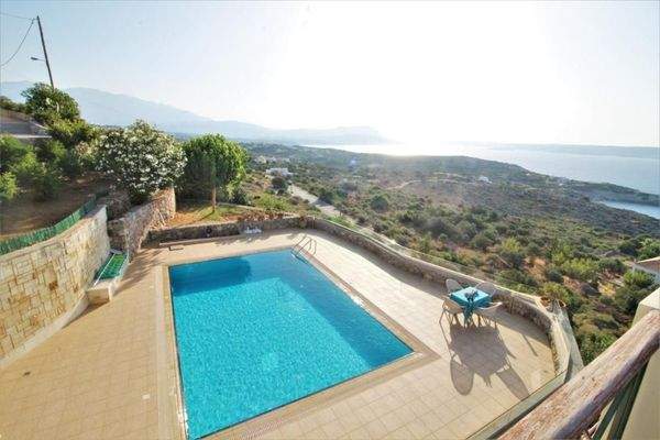 Luxuriöse Villa mit atemberaubendem Panoramablick