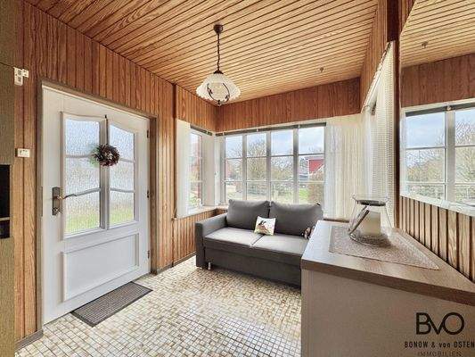 Freundlich heller Hauseingang