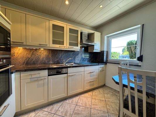 Neuwertige Küche von 2006