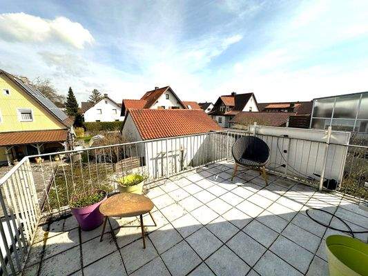 Terrasse im Obergeschoss