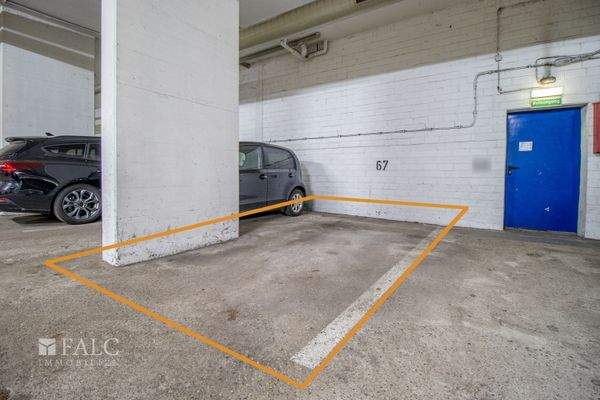 Eigener Tiefgaragenstellplatz