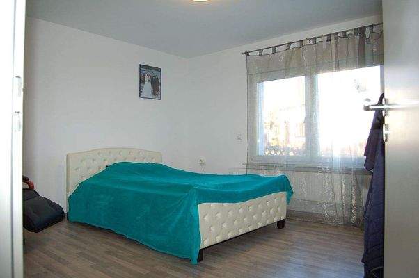 14 Keller Schlafzimmer ELW.JPG