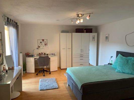 Schlafzimmer im  2. OG