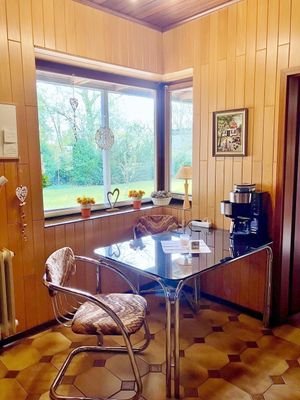 Küche mit Eckfenster