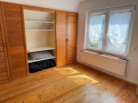 ... mit Einbauschrank