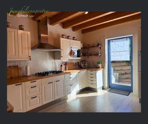 Küche mit Zugang zur Sonnenterrasse