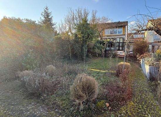 Doppelhaushälfte mit Garten