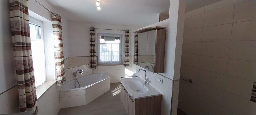 Bad EG aus 2014-wenig benutzt